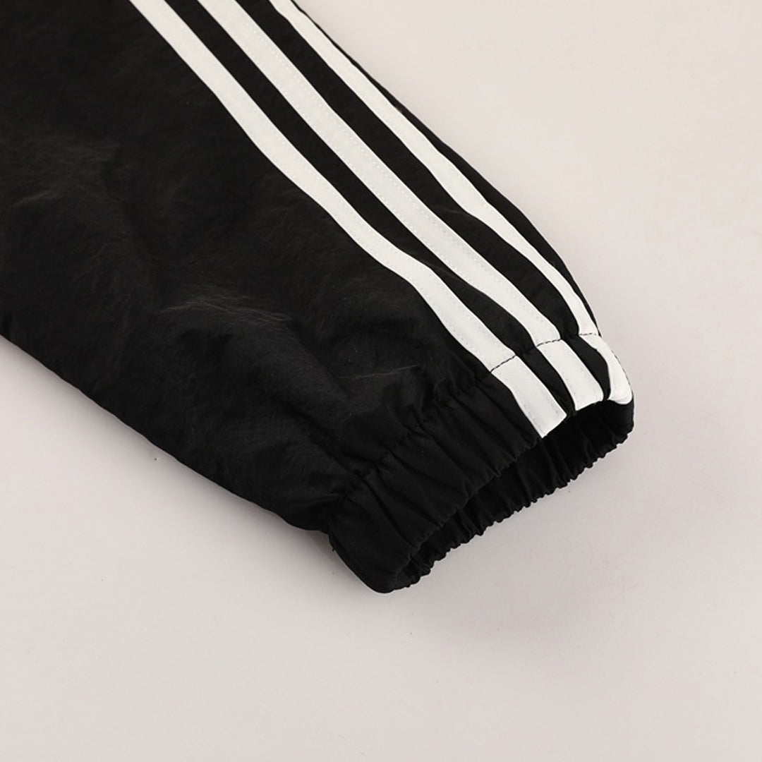 Manchester United větrovka 2025/26 černá