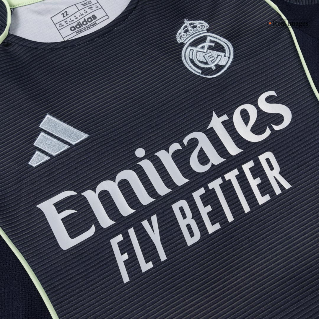Real Madrid dětská venkovní kompletní sada 2025/26