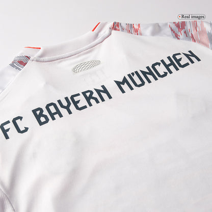 Bayern Mnichov venkovní fotbalový dres 2025/26 UPAMECANO #2