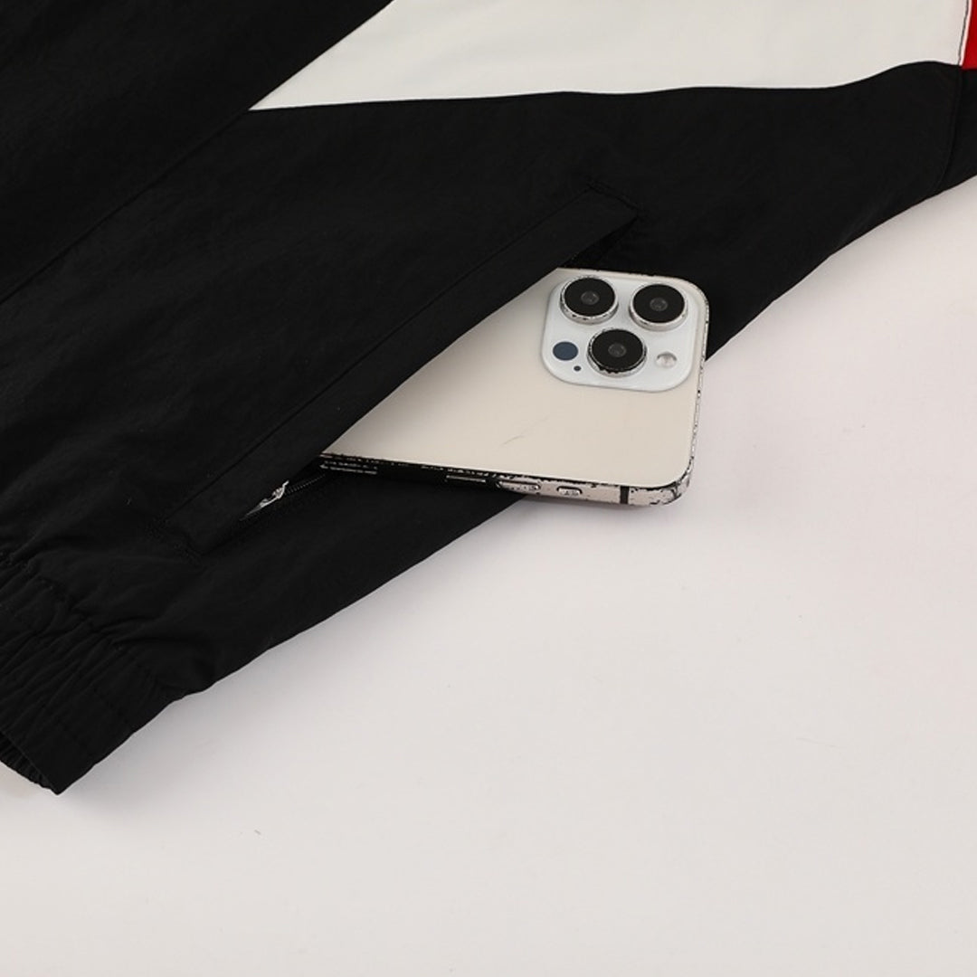 Manchester United větrovka 2025/26 černá