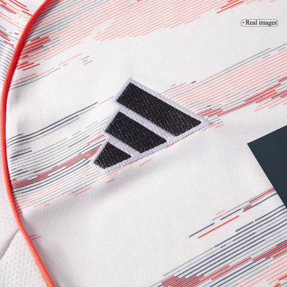 Bayern Mnichov venkovní kompletní sada 2025/26