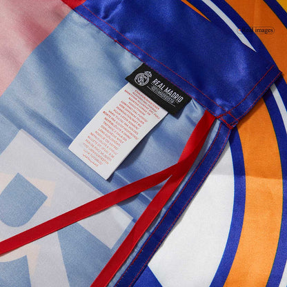 Červená vlajka týmu Real Madrid