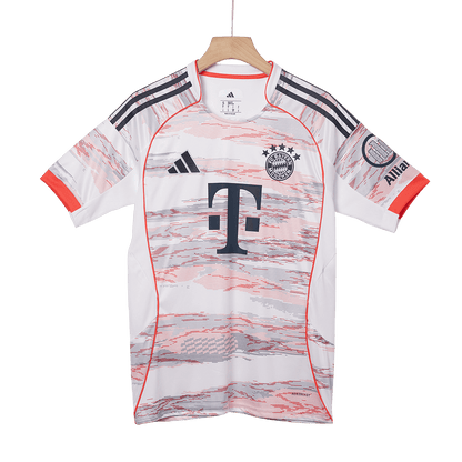 Bayern Mnichov venkovní fotbalový dres 2025/26 UPAMECANO #2
