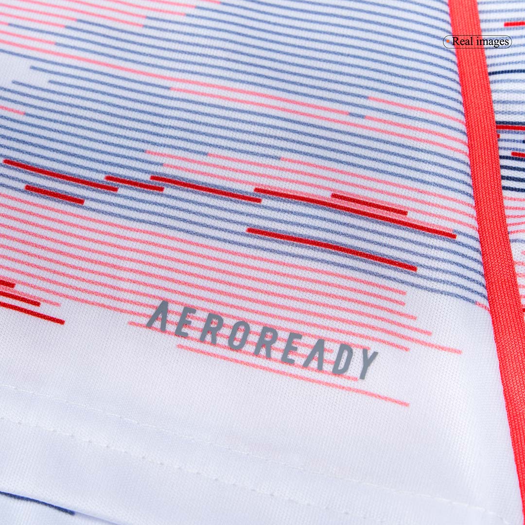 Bayern Mnichov dětská venkovní kompletní sada 2025/26