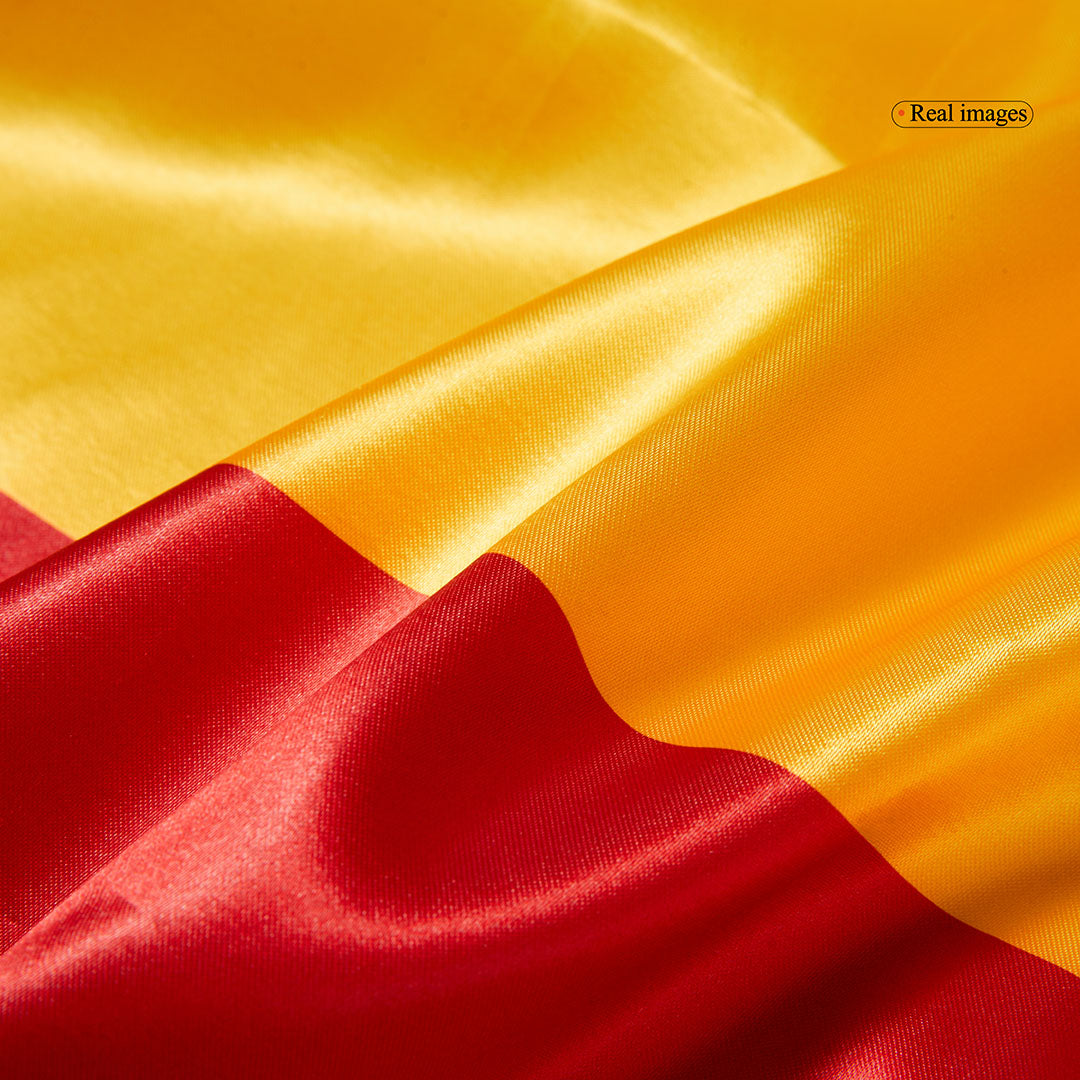 Červená vlajka týmu Real Madrid