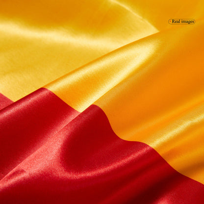 Červená vlajka týmu Real Madrid