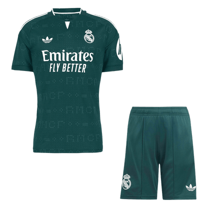 Real Madrid venkovní sada dresu 2026/27