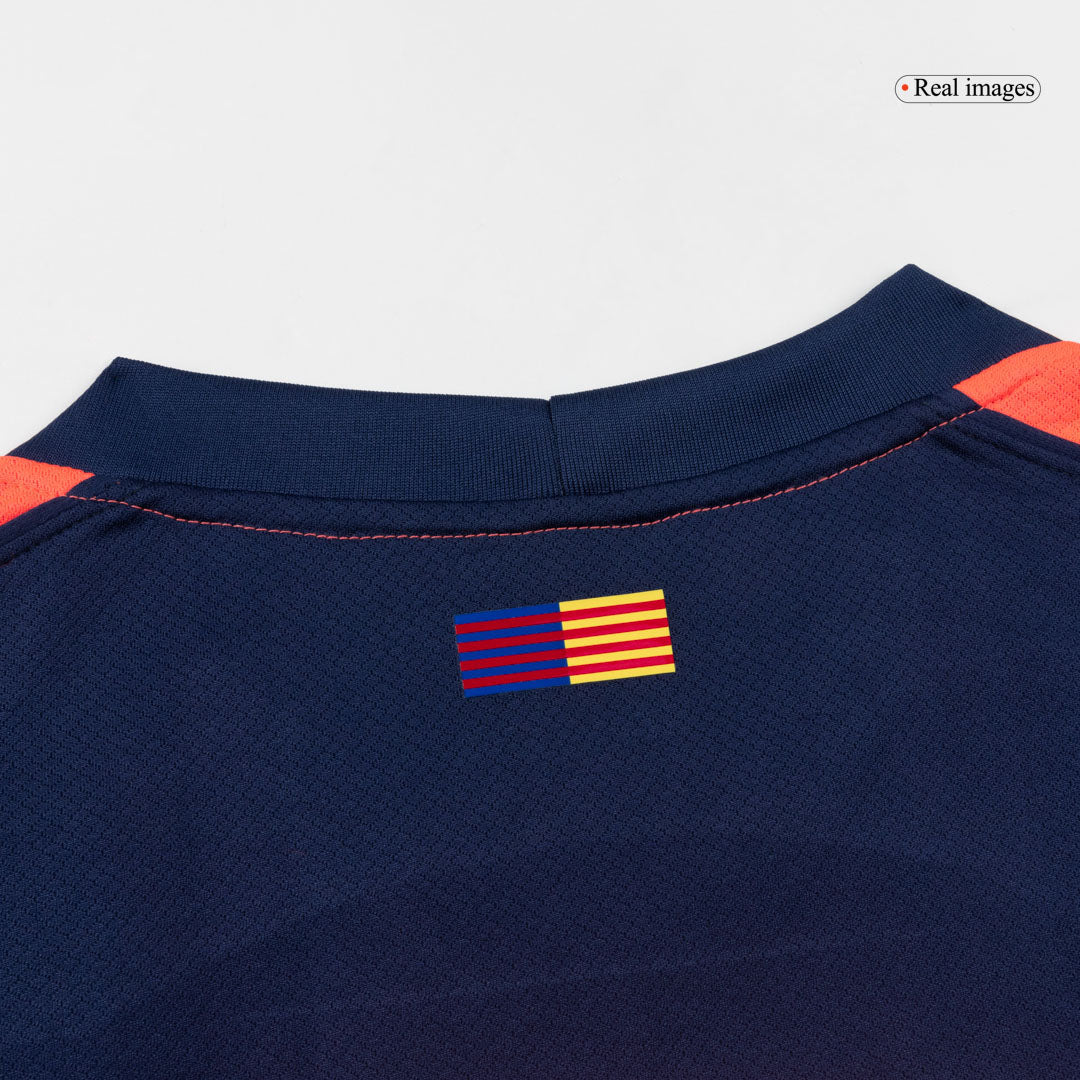 Barcelona třetí fotbalový dres 2025/26 ROONY #28