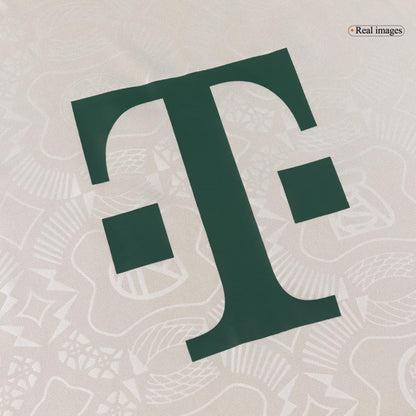 FC Bayern Mnichov Oktoberfest sada dresů 2025/26