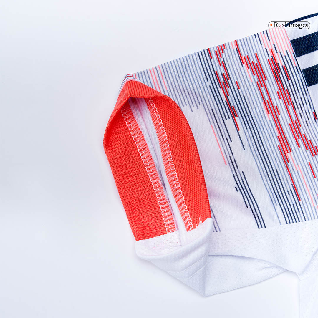 Bayern Mnichov dětská venkovní kompletní sada 2025/26